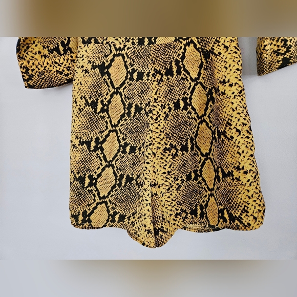 Boohoo Yellow Black Snakeskin Print Size US 8 One Piece Shorts Wrap Tie Zipper - Picture 4 of 11